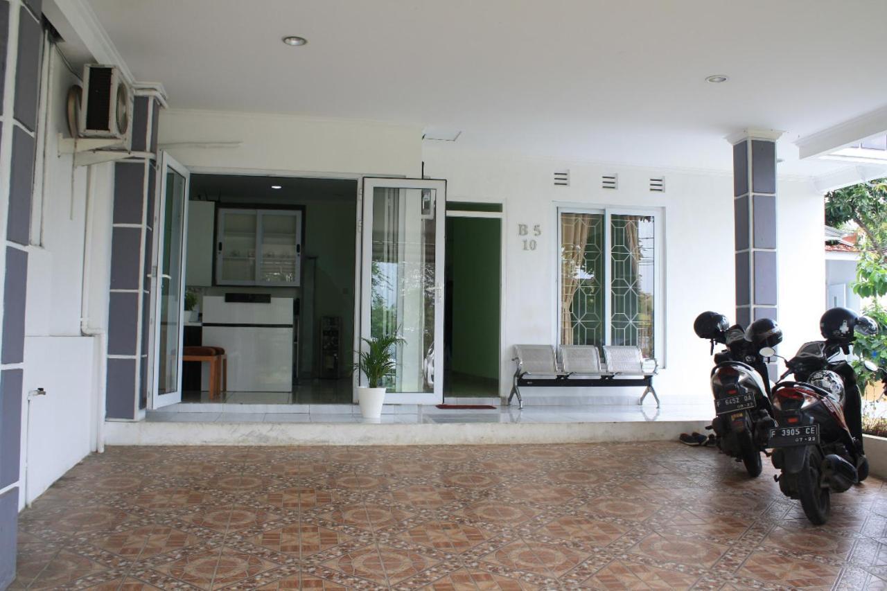 Hotel Aquina House Bogor Exteriér fotografie